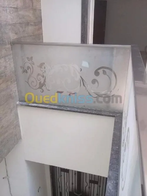fourniture et pose  rampe  d'escalier