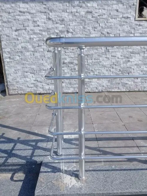 fourniture et pose  rampe  d'escalier