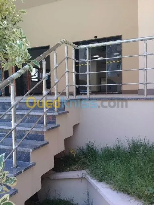 fourniture et pose  rampe  d'escalier