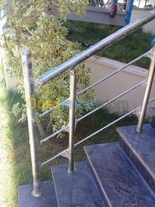 fourniture et pose  rampe  d'escalier