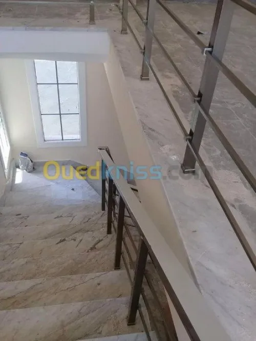 fourniture et pose  rampe  d'escalier