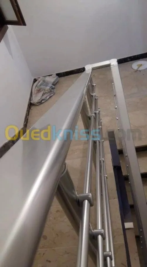 fourniture et pose  rampe  d'escalier