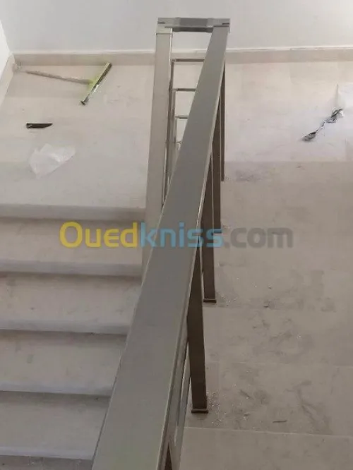 fourniture et pose  rampe  d'escalier
