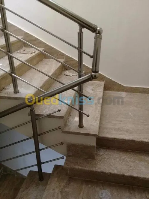 fourniture et pose  rampe  d'escalier