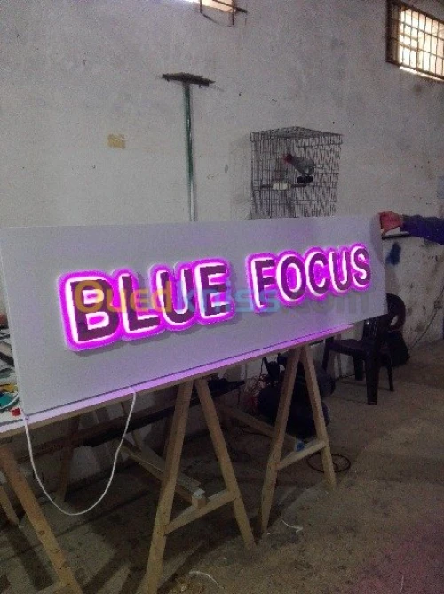 Enseignes lumineuses