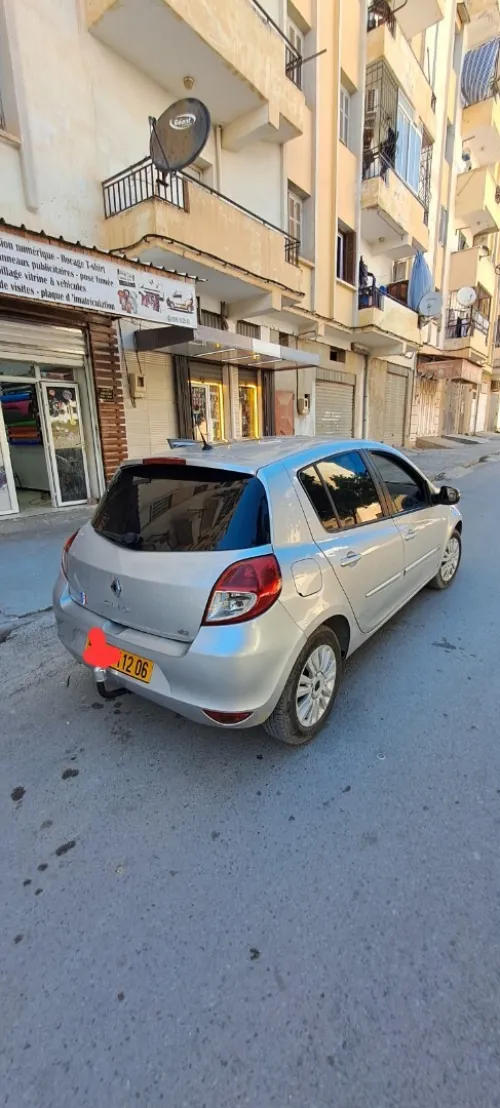 Renault Clio 3 2013 Night and Day