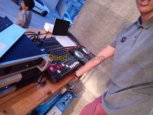 DJ