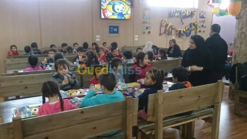 Aire de jeux avec restauration