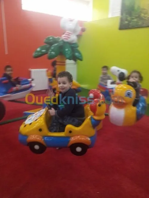 Aire de jeux avec restauration