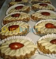 Prends toute commande de gâteaux 