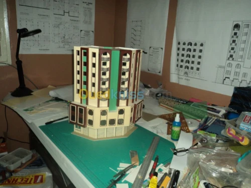 ARTISTE-PEINTRE-MAQUETTISTE AZZABA