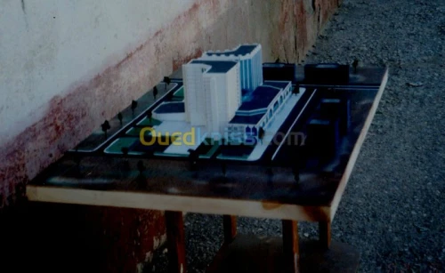 ARTISTE-PEINTRE-MAQUETTISTE AZZABA