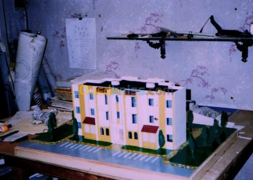 ARTISTE-PEINTRE-MAQUETTISTE AZZABA