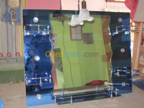 verre et miroir et plastique 