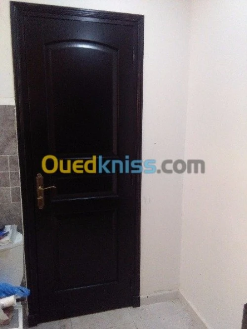 Vernisseur de bois (la lac+ vernis ) 