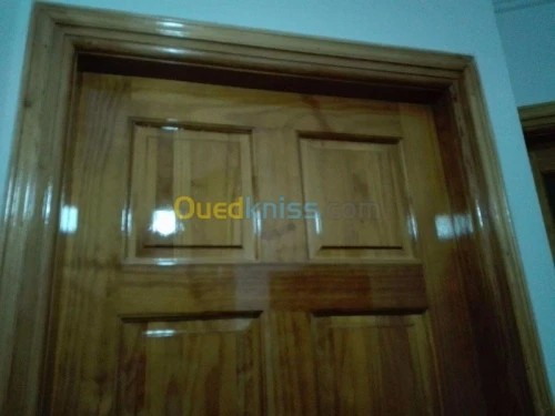 Vernisseur de bois (la lac+ vernis ) 