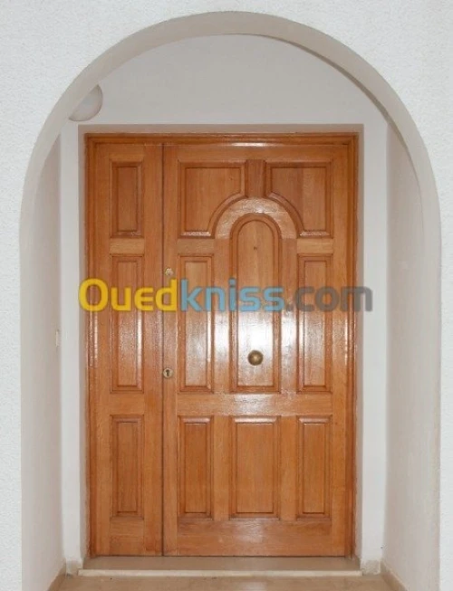 Vernisseur de bois (la lac+ vernis ) 