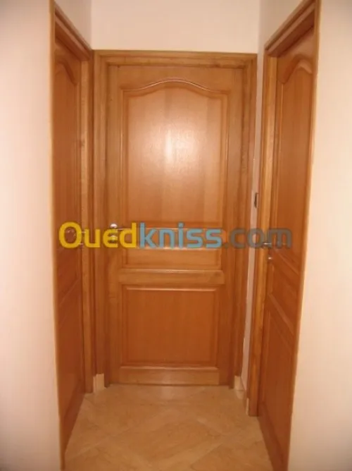 Vernisseur de bois (la lac+ vernis ) 