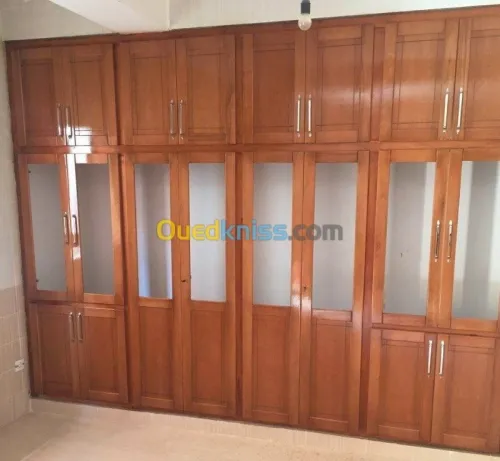 Vernisseur de bois (la lac+ vernis ) 