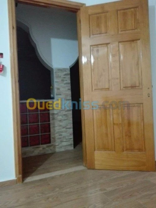 Vernisseur de bois (la lac+ vernis ) 