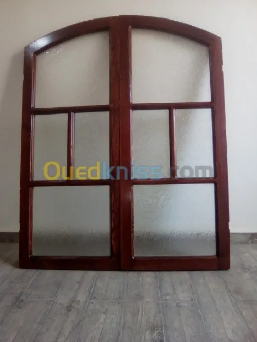 Vernisseur de bois (la lac+ vernis ) 