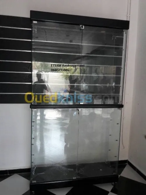 Comptoir et armoire en high gloss 