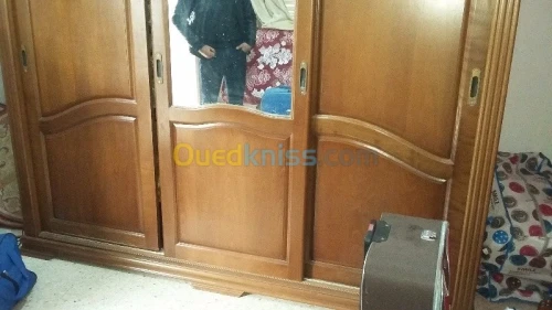 VENDRE UNE BELLE CHAMBRE A COUCHER