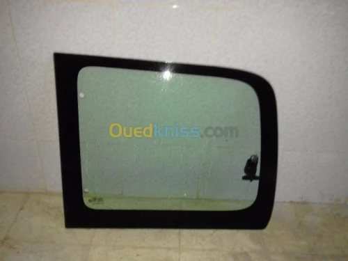 vitre laterale Peugeot Partner 