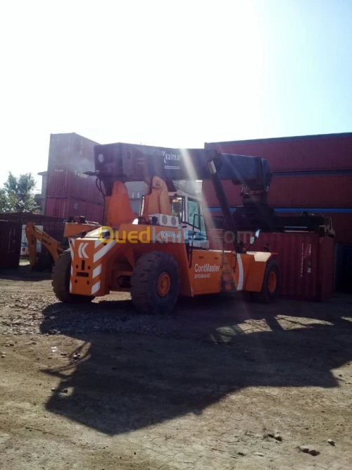 Location D'engin  Stacker et Clarck