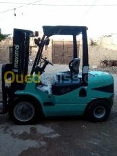 Location D'engin  Stacker et Clarck