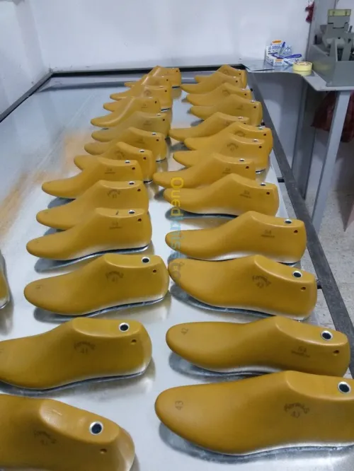 production forma des chaussures 