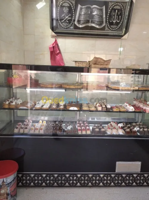 Frigo et café pâtisserie boulangerie  
