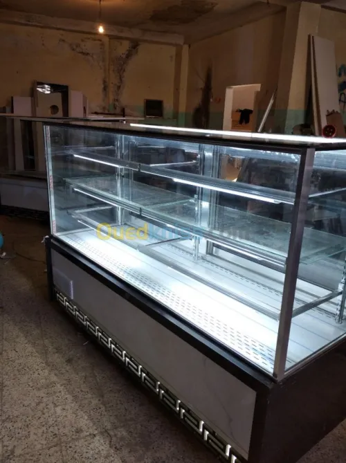 Frigo et café pâtisserie boulangerie  