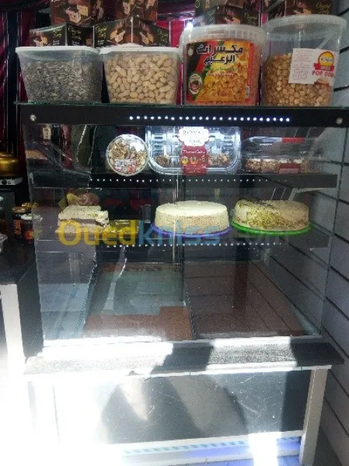 Frigo et café pâtisserie boulangerie  