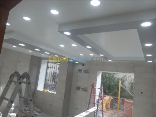 Tout travaux de décorations. 