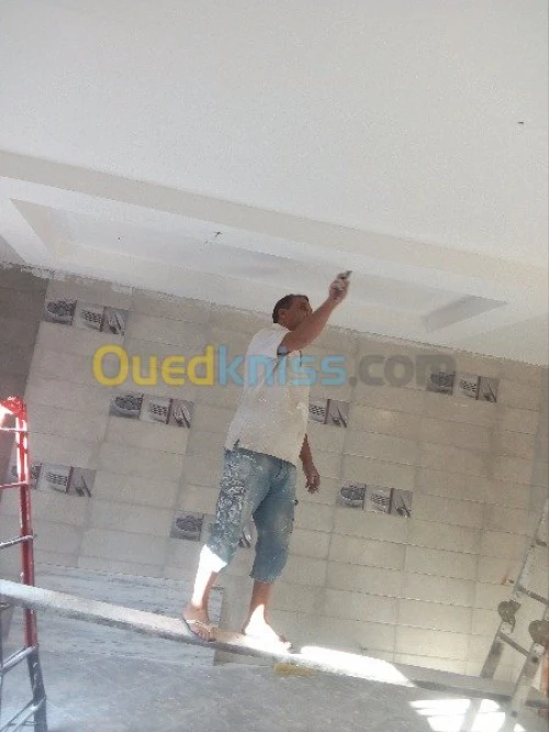 Tout travaux de décorations. 