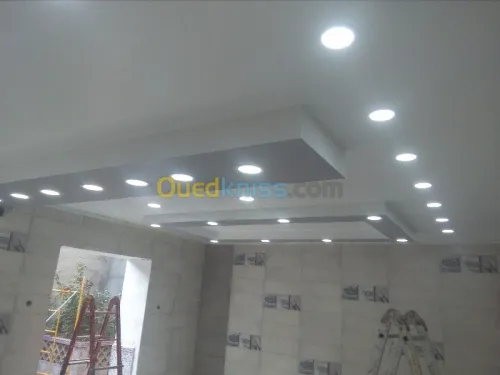 Tout travaux de décorations. 