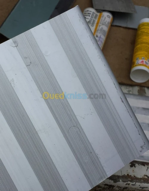 Fourniture et pose de couvre jointe