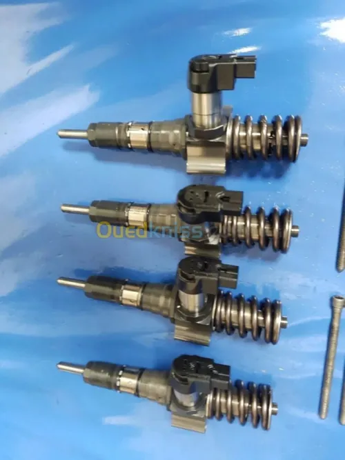INJECTEURS PASSAT GOLF AUDI 03G130073G