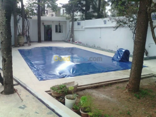 Couverture piscine (Bâche avec barres en Aluminium ) غطاء المسبح (غطاء مزوّد بقضبان من الألمنيوم)