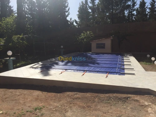 Couverture piscine (Bâche avec barres en Aluminium ) غطاء المسبح (غطاء مزوّد بقضبان من الألمنيوم)
