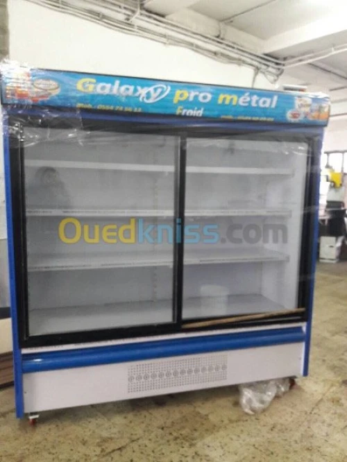 Rayonnage supérette frigo caisse 