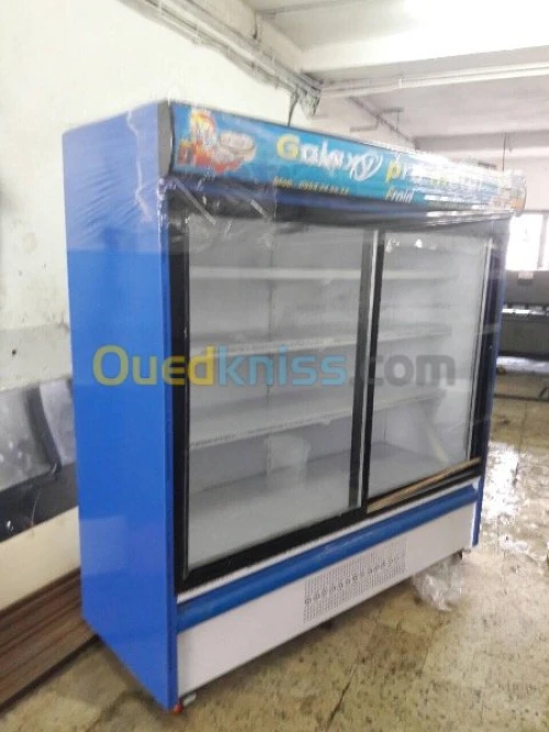 Rayonnage supérette frigo caisse 