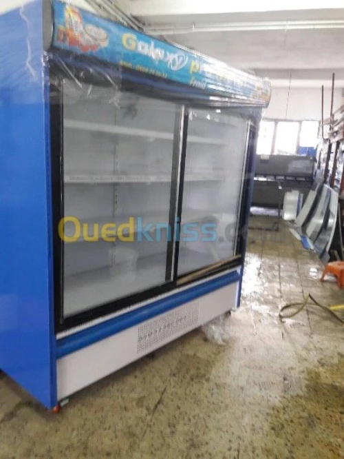Rayonnage supérette frigo caisse 