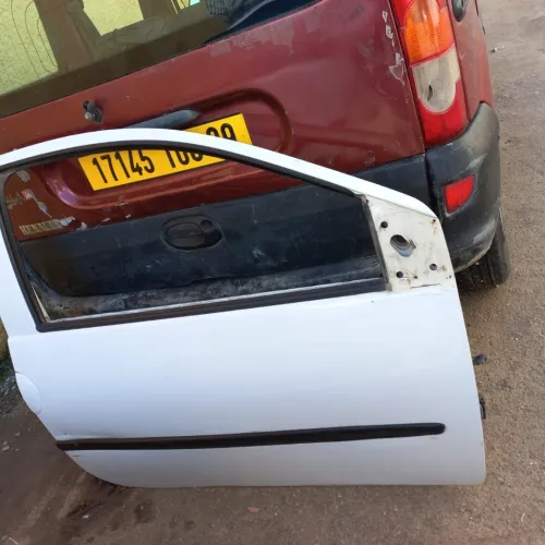 Porte à droite twingo 2013 fina sbigha blache