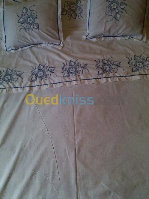 je fais des logos en broderie 