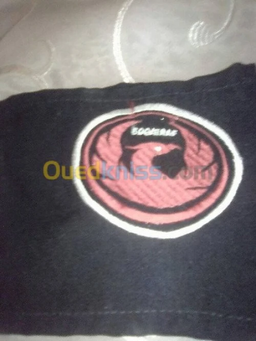 je fais des logos en broderie 