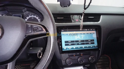 Autoradio androide CAR play de tout véhicule ,radar de recul,caméra...
