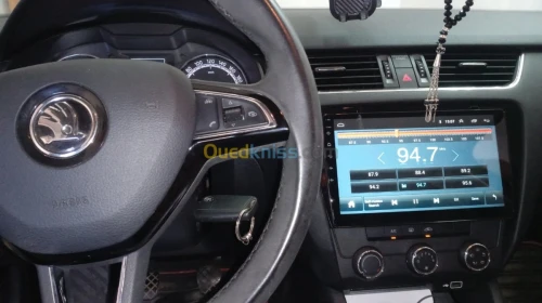 Autoradio androide CAR play de tout véhicule ,radar de recul,caméra...
