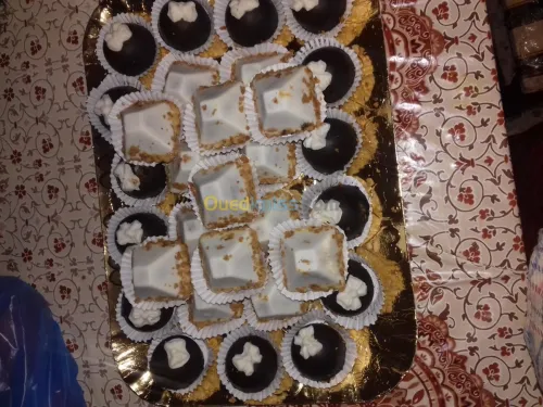 بيع حلويات 